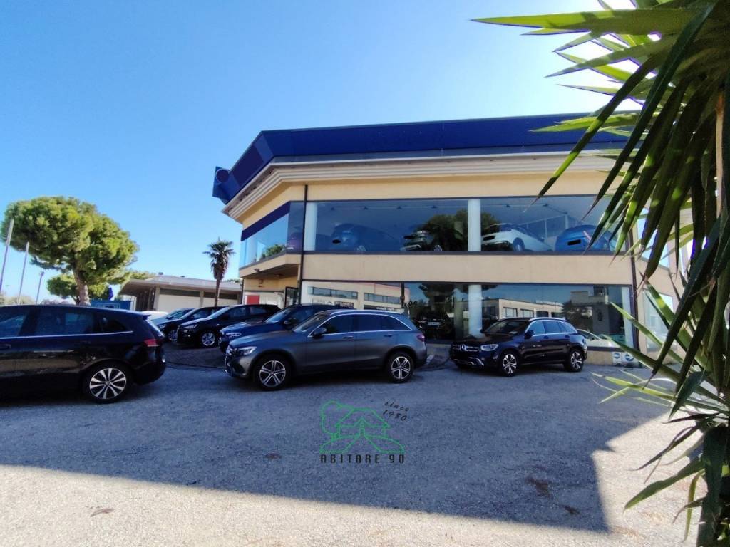 locale commerciale in affitto a Fano in zona Torrette