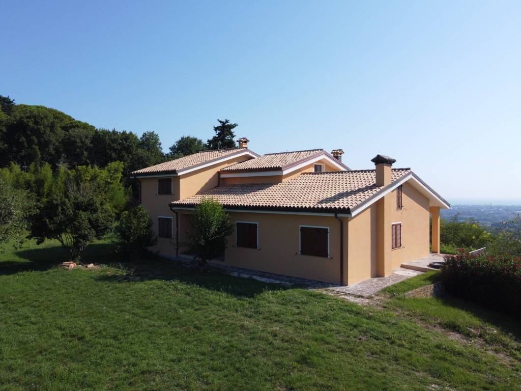 casa indipendente in affitto a Fano in zona Carignano Terme