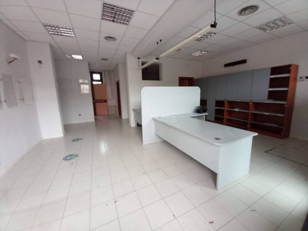 negozio in affitto a Fano in zona Cuccurano