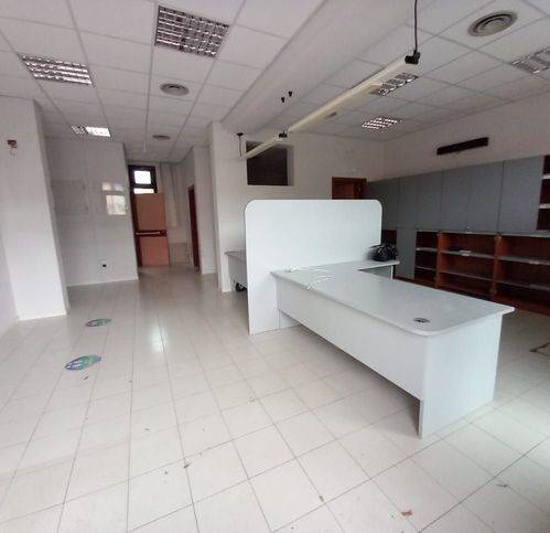 negozio in affitto a Fano in zona Carrara