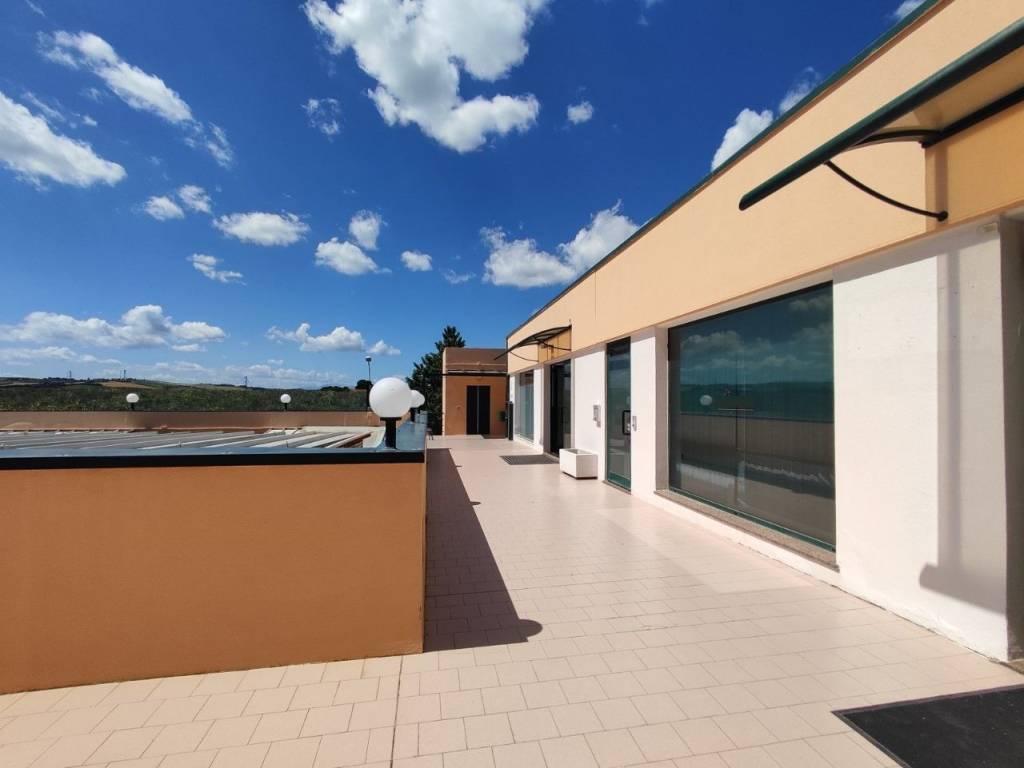 ufficio in affitto a Fano in zona Tombaccia