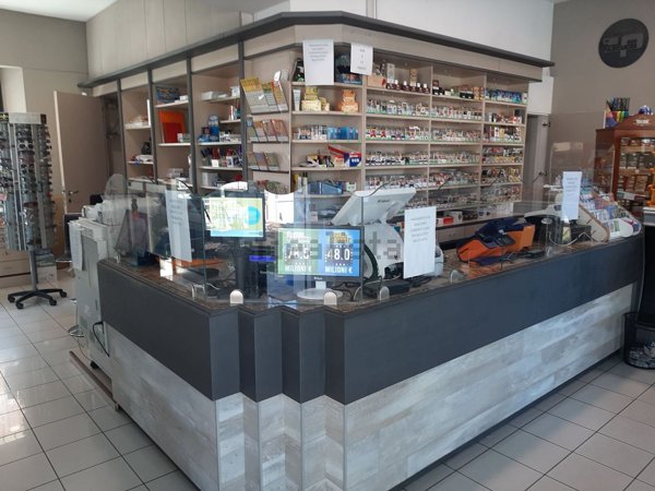 negozio in affitto a Fano