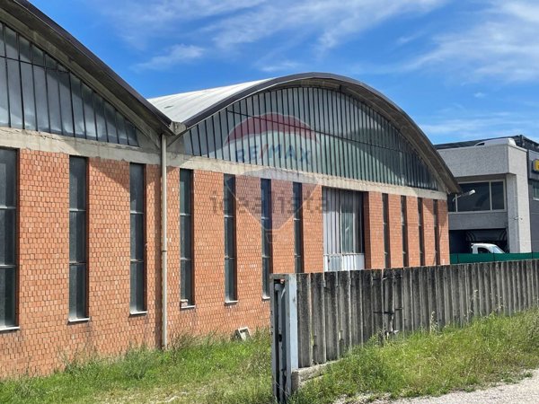 capannone in affitto a Fano in zona Rosciano