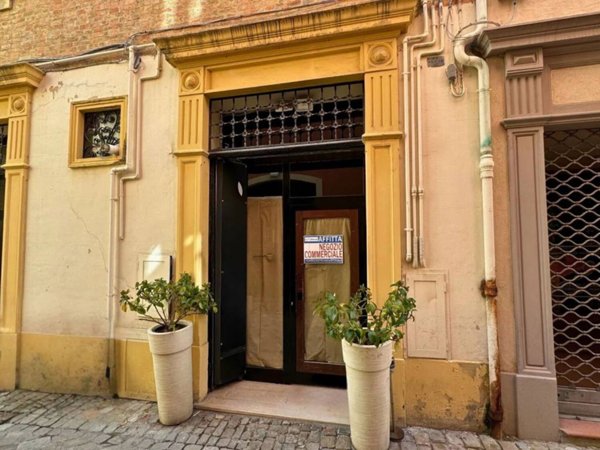 negozio in affitto a Fano