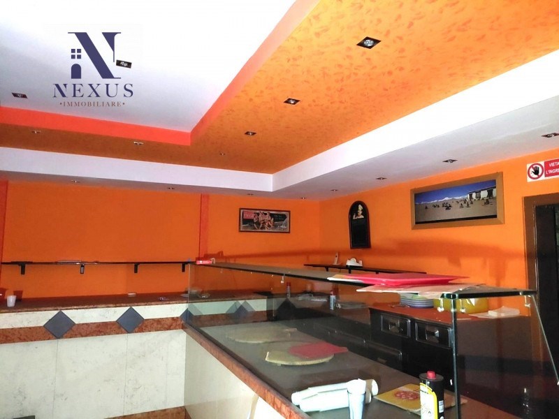 negozio in affitto a Fano