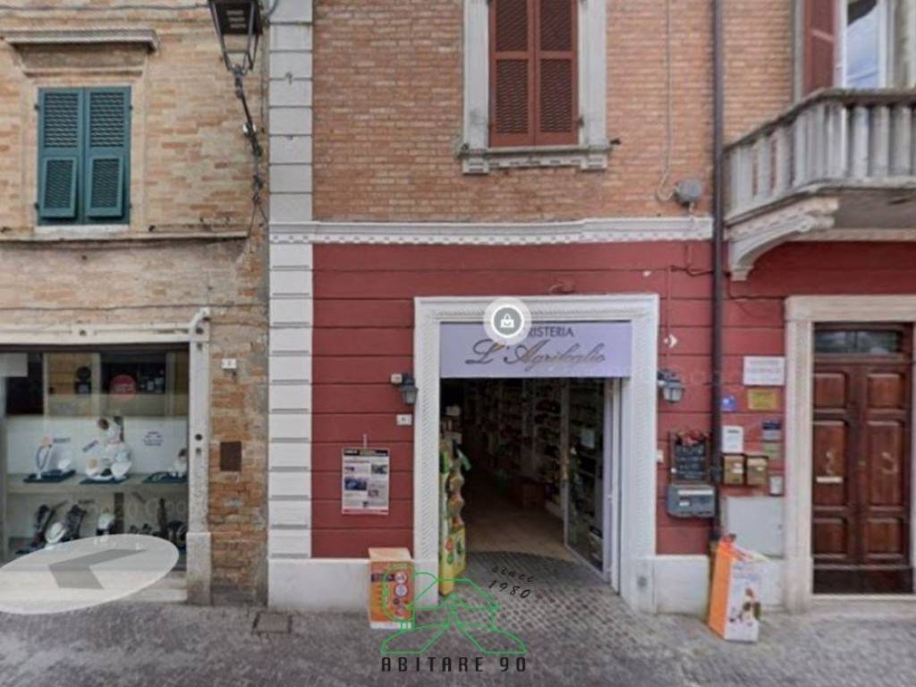 negozio in affitto a Fano