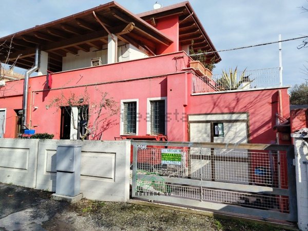 locale di sgombero in affitto a Fano