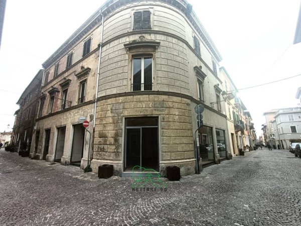 negozio in affitto a Fano