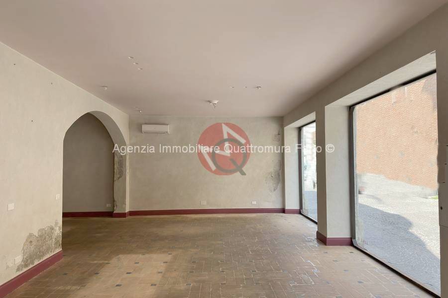 negozio in affitto a Fano