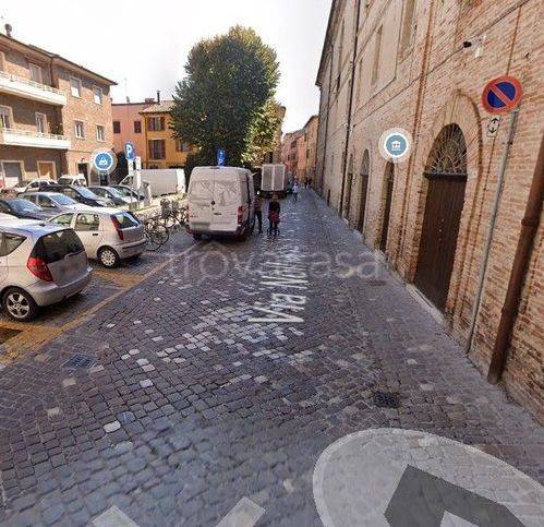 negozio in affitto a Fano