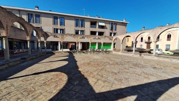negozio in affitto a Fano