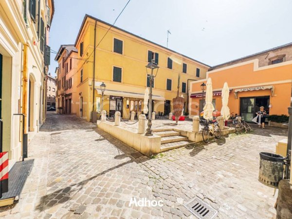 negozio in affitto a Fano