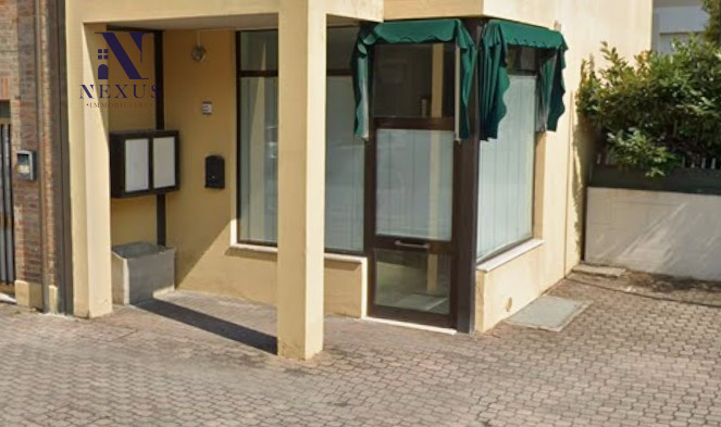 negozio in affitto a Fano
