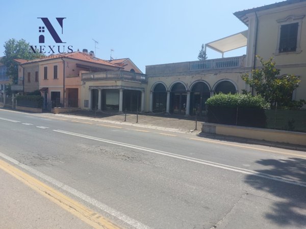 negozio in affitto a Fano
