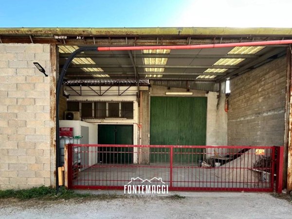 locale commerciale in affitto a Fano in zona Rosciano