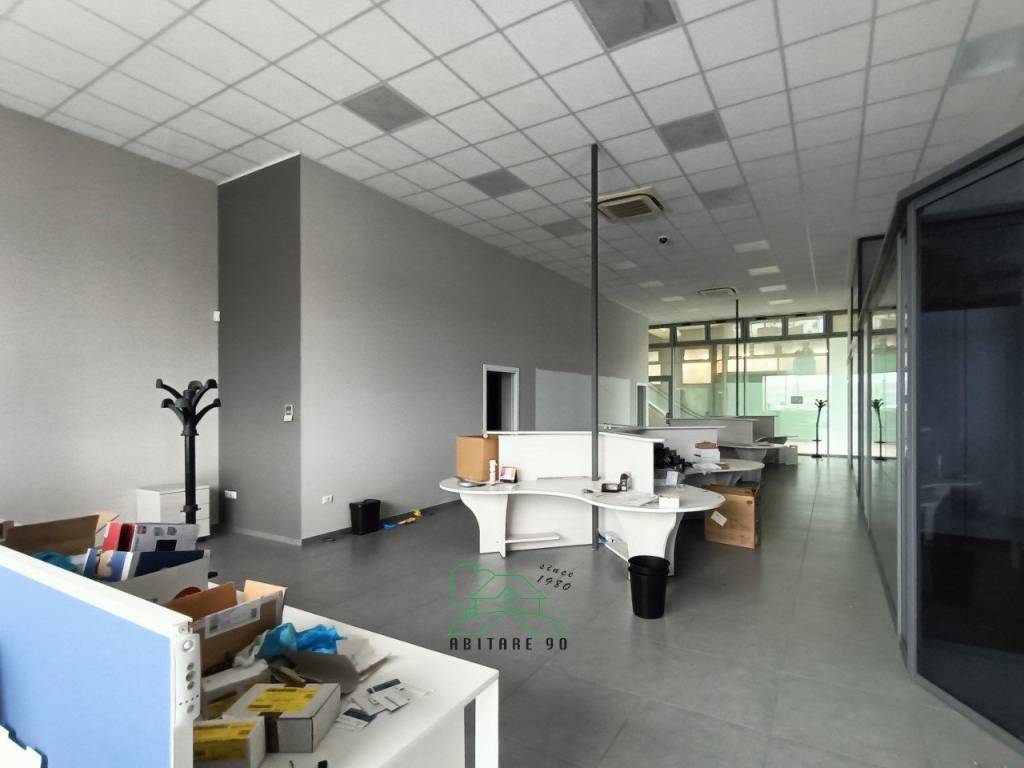 locale commerciale in affitto a Fano in zona Bellocchi