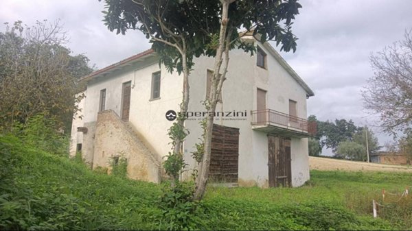 appartamento in affitto a Fossombrone in zona Isola di Fano