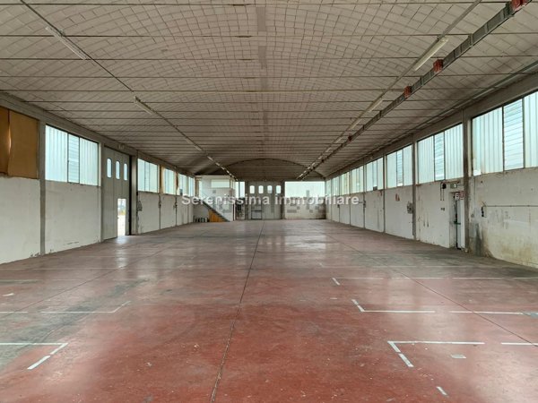 capannone in affitto a Montecalvo in Foglia in zona Borgo Massano