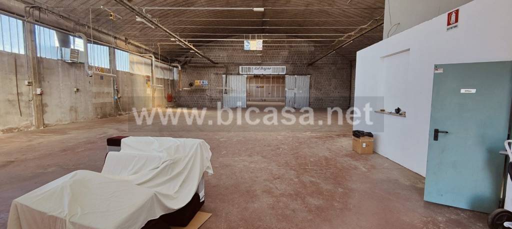 locale commerciale in affitto a Montelabbate