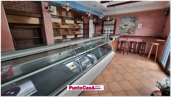 negozio in affitto a Pesaro in zona Muraglia