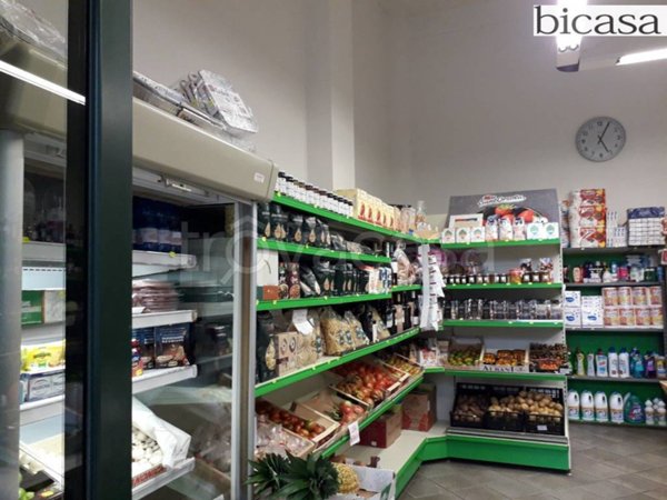 negozio in affitto a Pesaro in zona Montegranaro