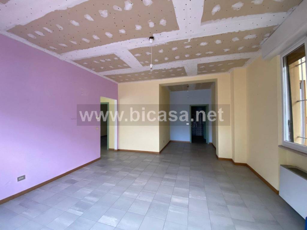 negozio in affitto a Pesaro