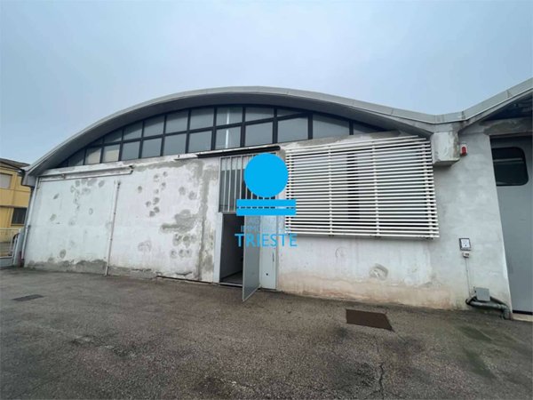 locale commerciale in affitto a Pesaro