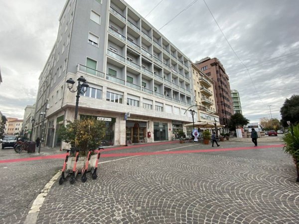 negozio in affitto a Pesaro