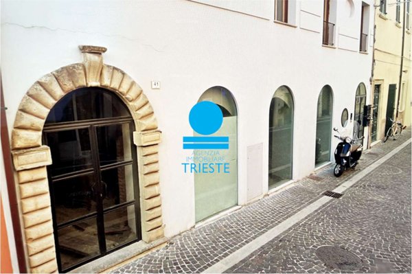 locale commerciale in affitto a Pesaro in zona Centro Città
