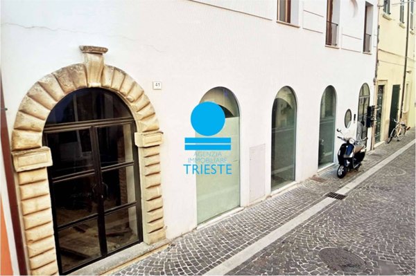 locale commerciale in affitto a Pesaro in zona Centro Città