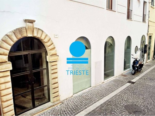 locale commerciale in affitto a Pesaro in zona Centro Città