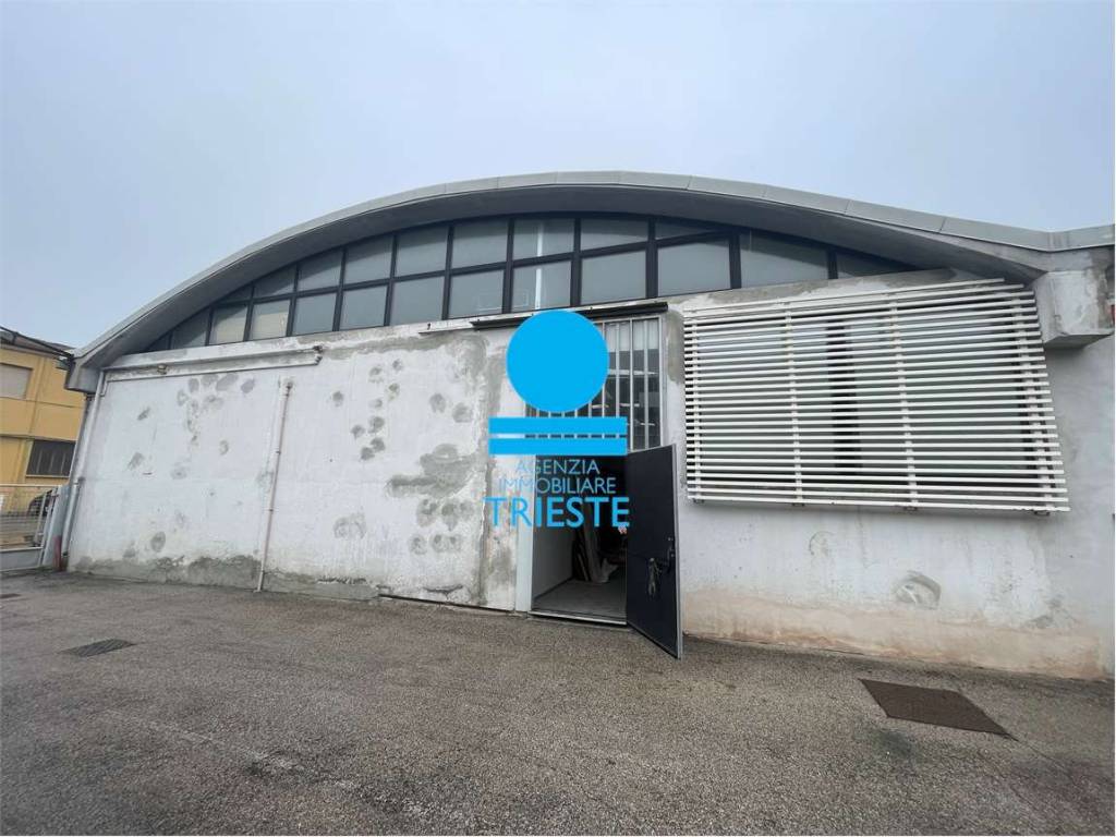negozio in affitto a Pesaro in zona Vismara