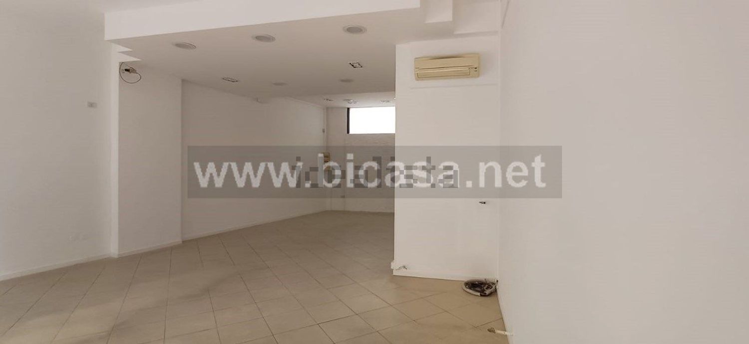 locale commerciale in affitto a Pesaro