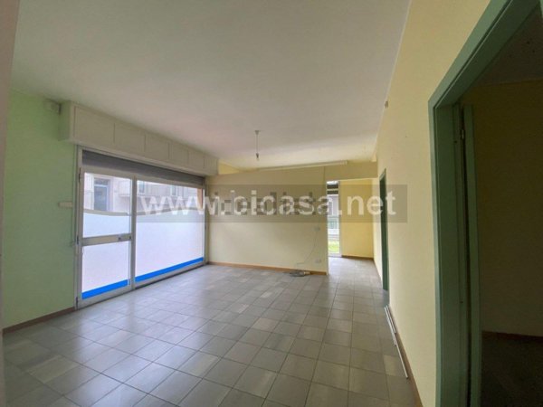 locale commerciale in affitto a Pesaro