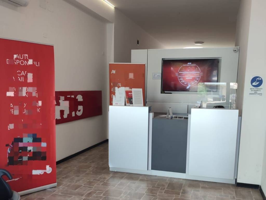 negozio in affitto a Pesaro in zona Soria