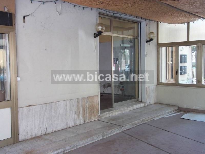 negozio in affitto a Pesaro in zona Pantano