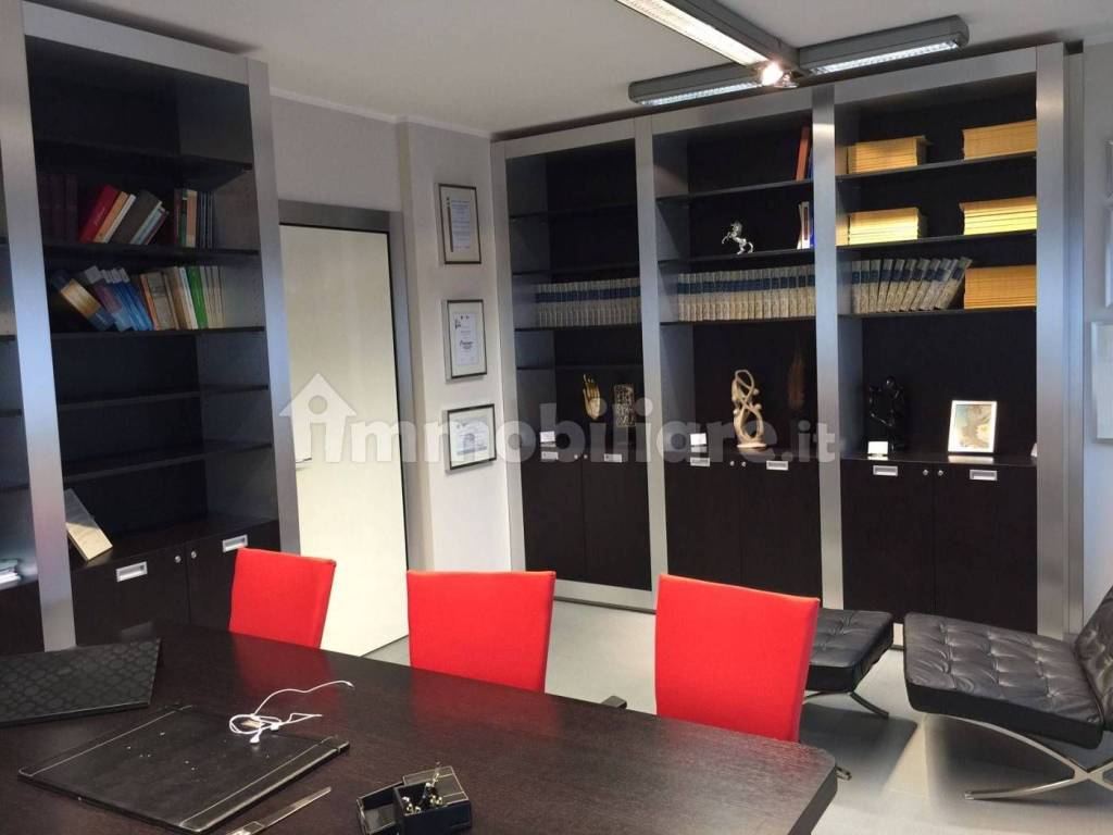 ufficio in affitto a Pesaro in zona Centro Città