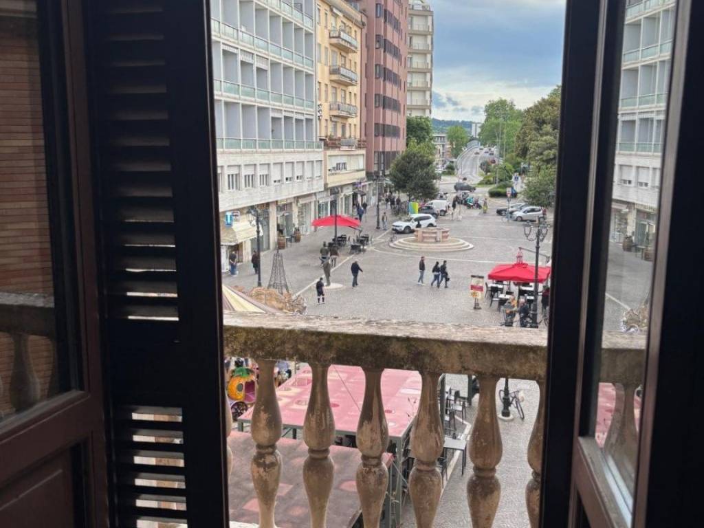ufficio in affitto a Pesaro in zona Centro Città