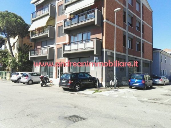 locale commerciale in affitto a Pesaro in zona Pantano