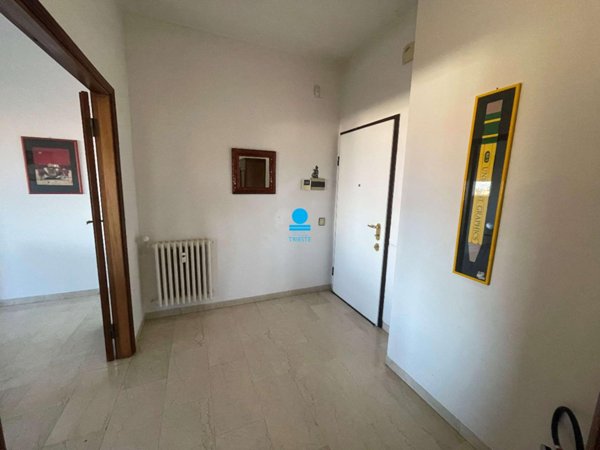 negozio in affitto a Pesaro in zona Mare