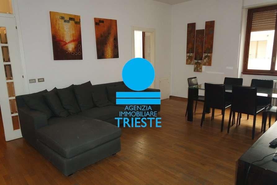 negozio in affitto a Pesaro in zona Mare
