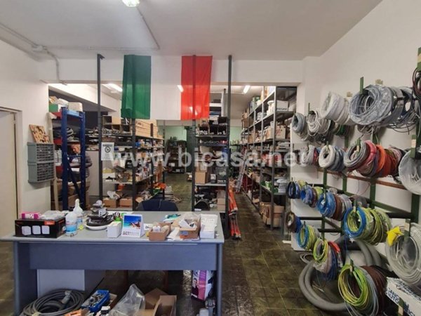 locale commerciale in affitto a Pesaro in zona Pantano