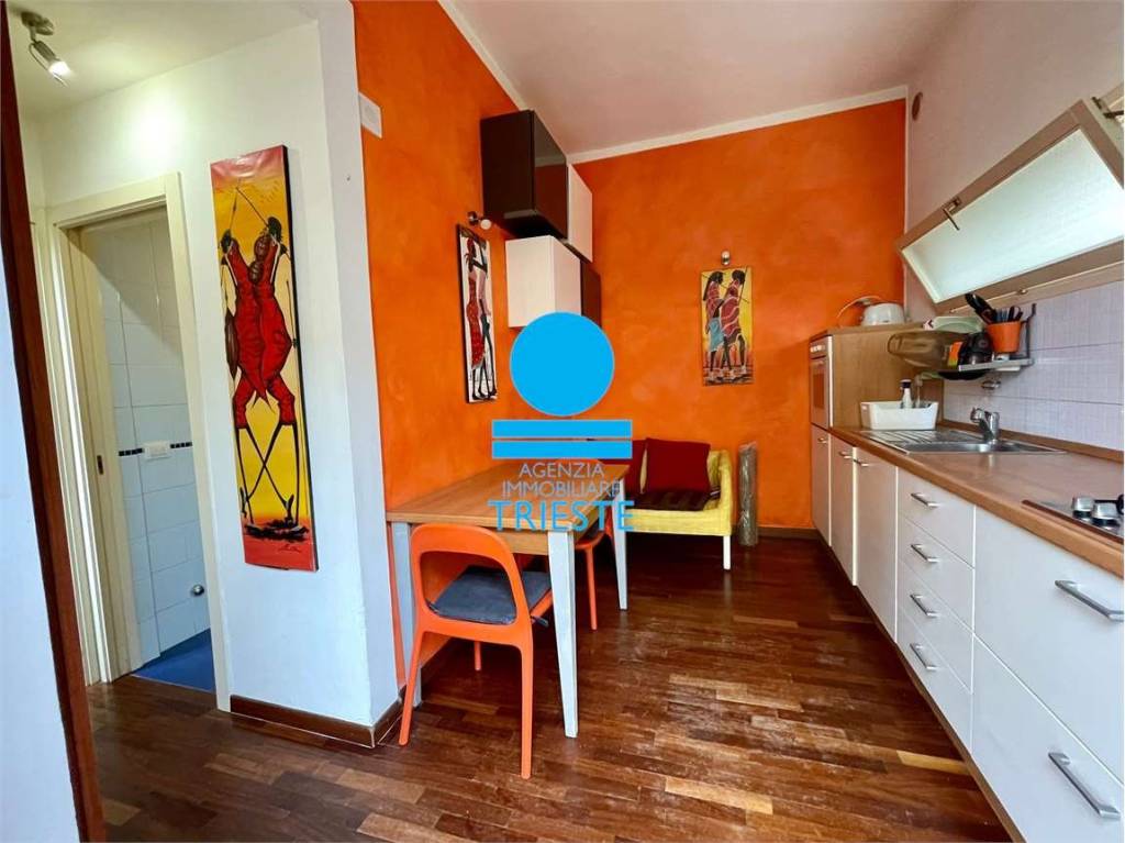 negozio in affitto a Pesaro in zona Centro Città