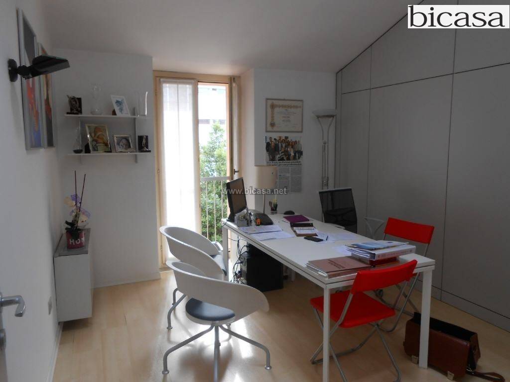 ufficio in affitto a Pesaro in zona Centro Città