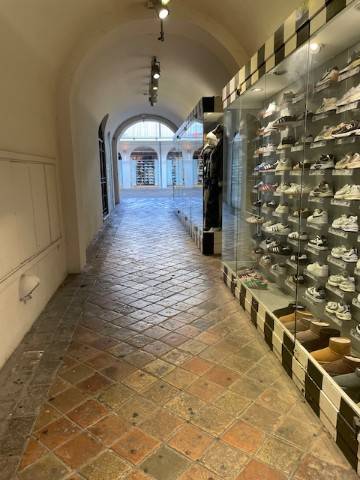 negozio in affitto a Pesaro