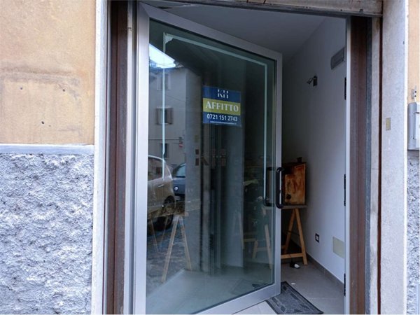 negozio in affitto a Pesaro