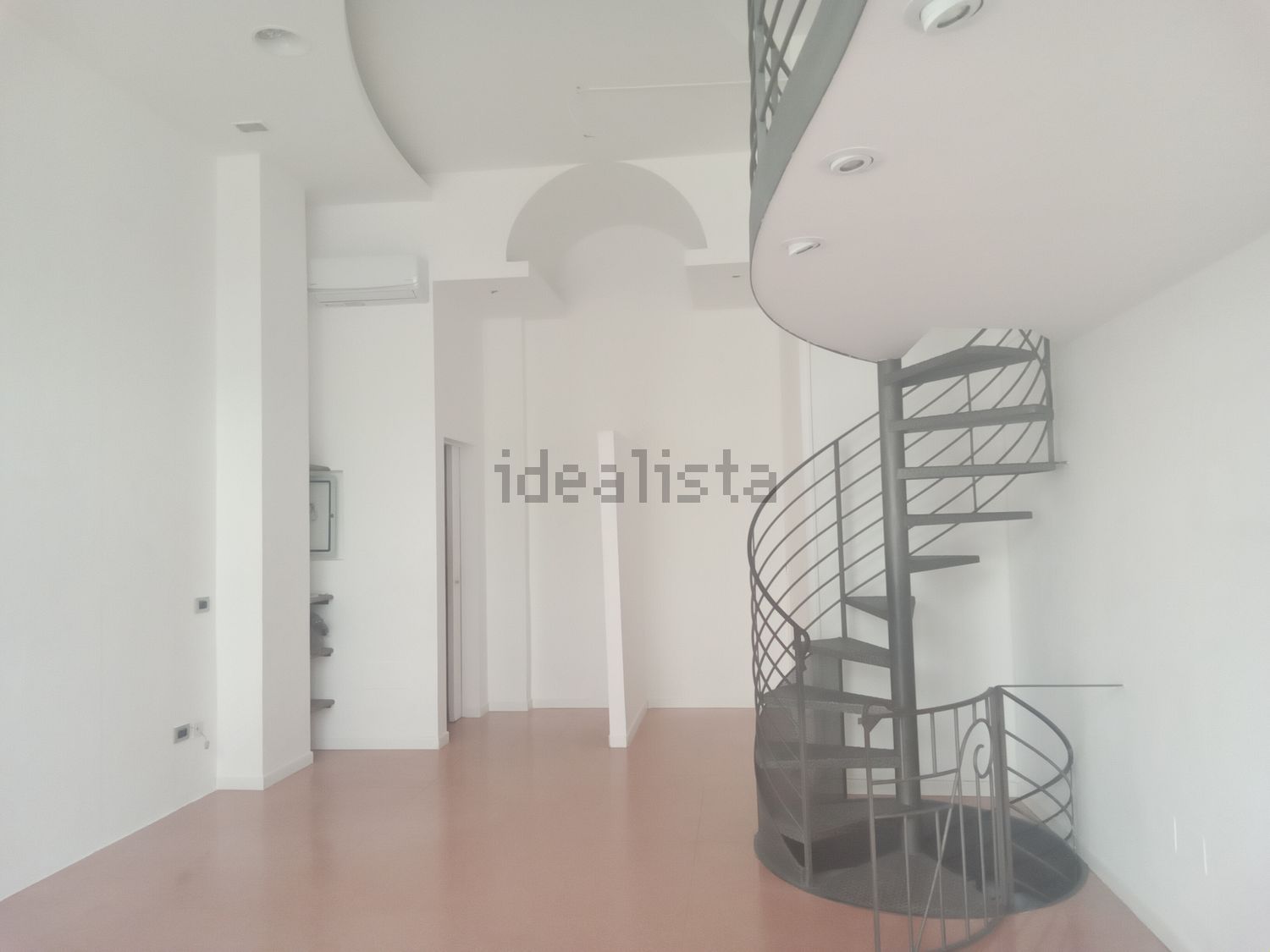 negozio in affitto a Pesaro in zona Centro Città