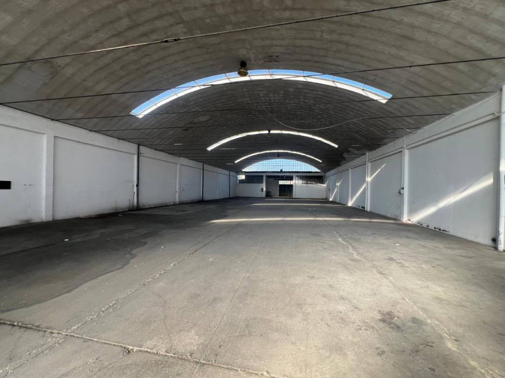 locale commerciale in affitto a Pesaro in zona Santa Veneranda