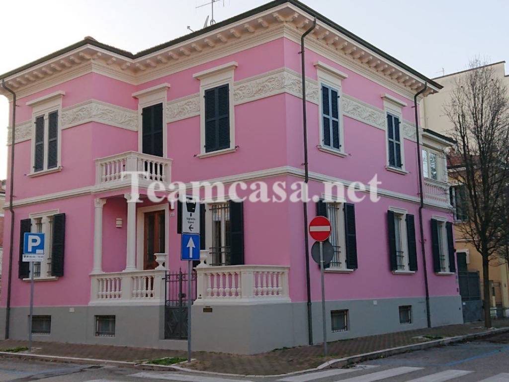 ufficio in affitto a Pesaro in zona Centro Città