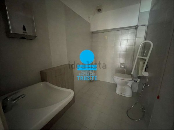 locale commerciale in affitto a Pesaro